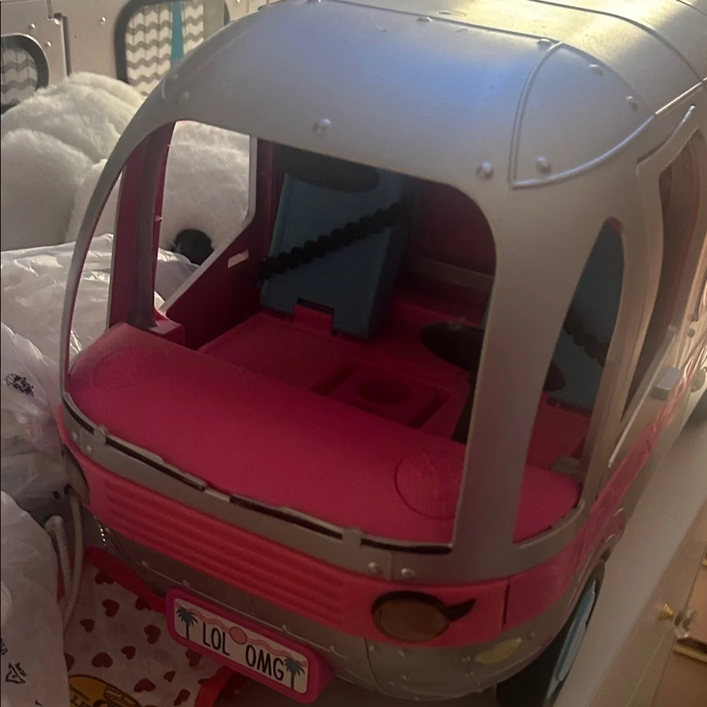L.O.L. Surprise! Silver and Pink Camper Van